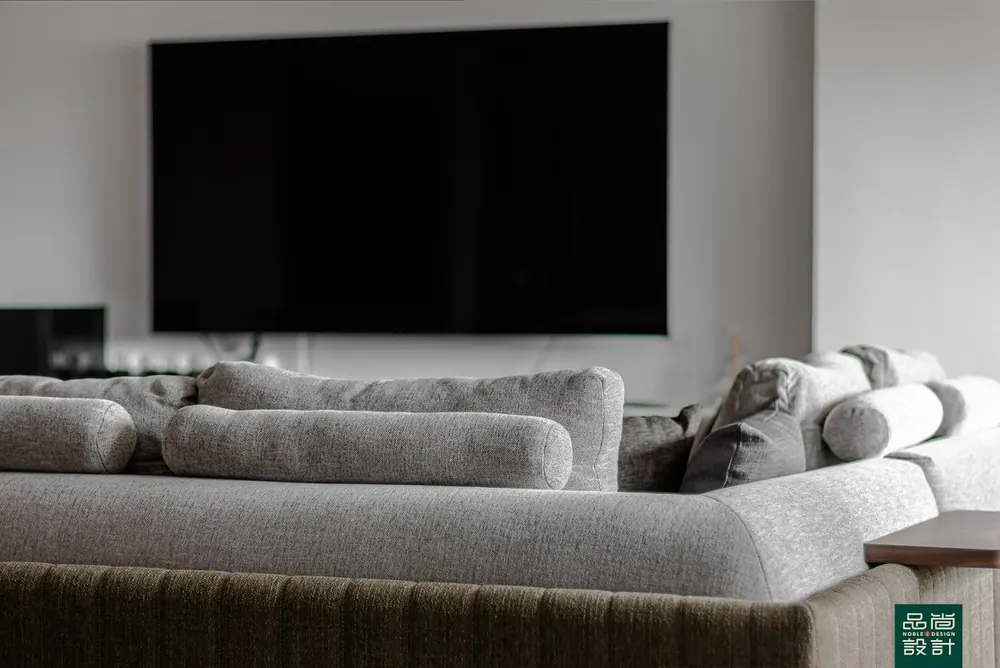 Pasir Ris 5-room — interior by Noble Interior Design (5 of 36)