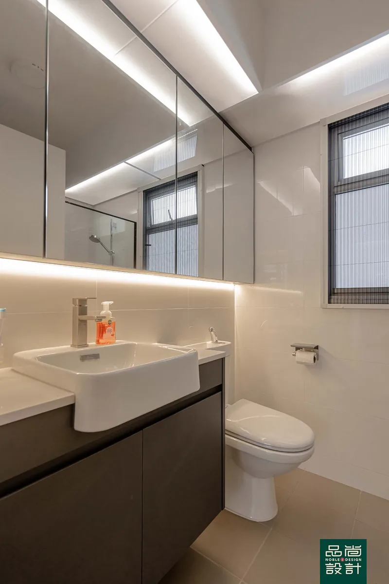 Dakota Breeze 4-room, completed by Noble Interior Design