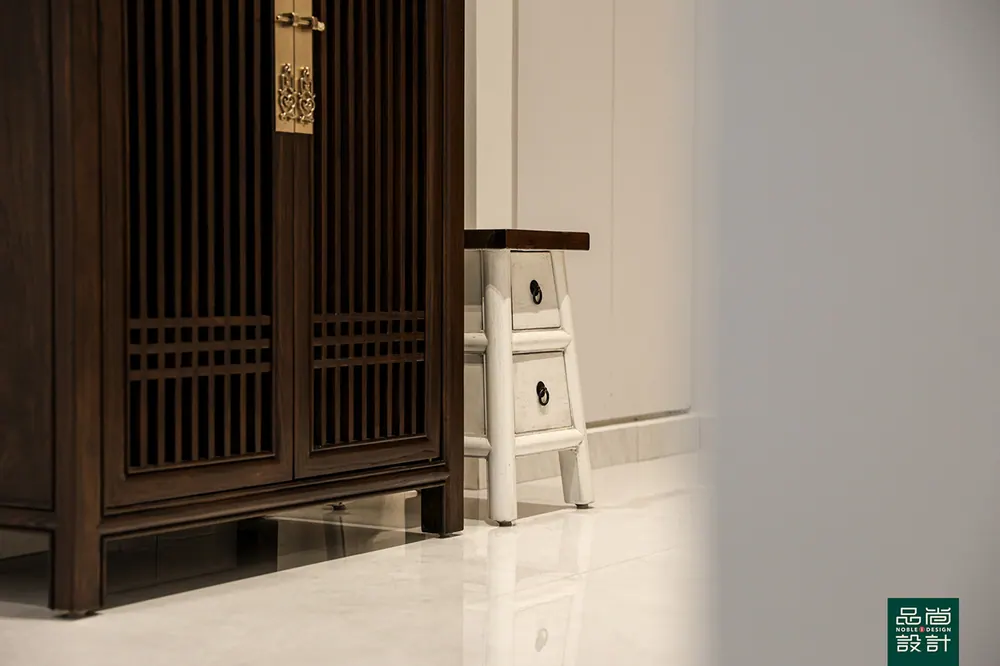 Admiralty Grove 4-room — interior by Noble Interior Design (4 of 21)