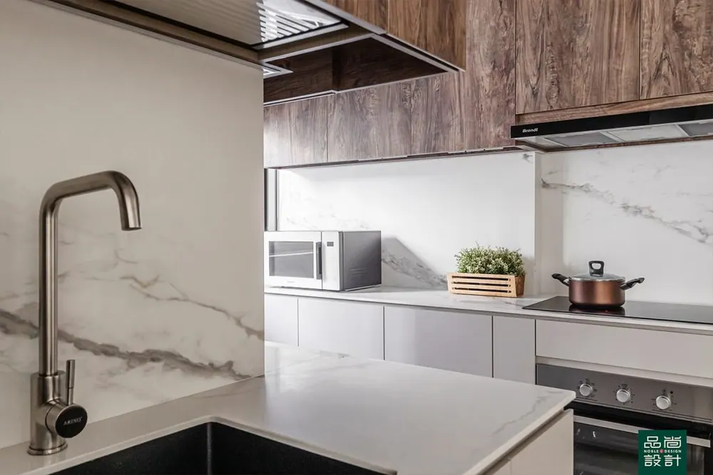 Alkaff Courtview 4-room — interior by Noble Interior Design (8 of 25)