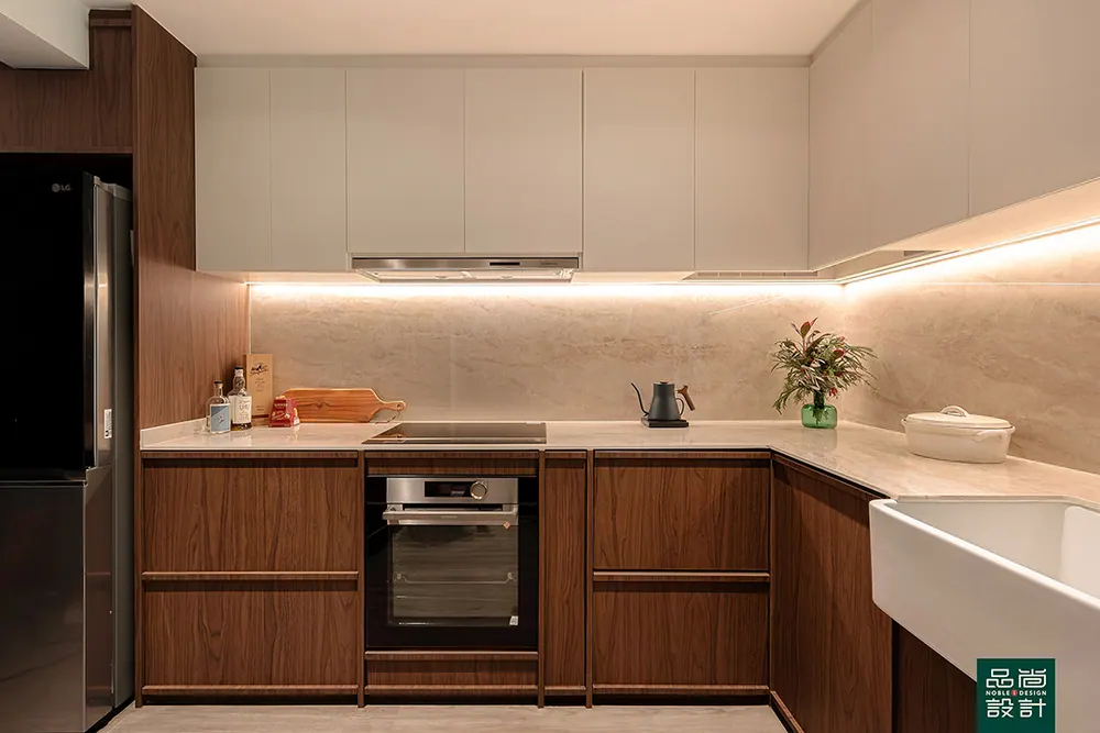 Avenue South Residence 3 Bedroom — interior by Noble Interior Design (12 of 32)