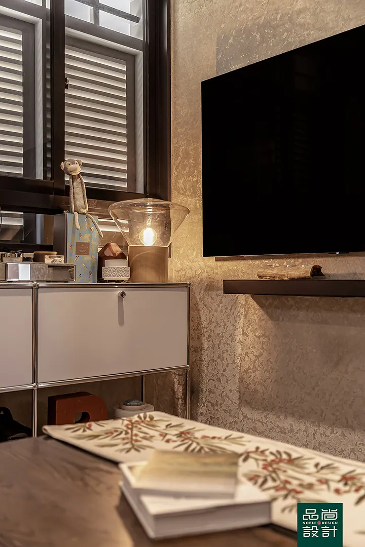 Avenue South Residence 3 Bedroom — interior by Noble Interior Design (21 of 32)