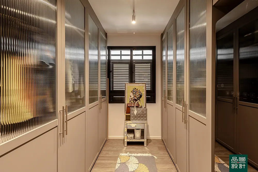 Avenue South Residence 3 Bedroom — interior by Noble Interior Design (27 of 32)
