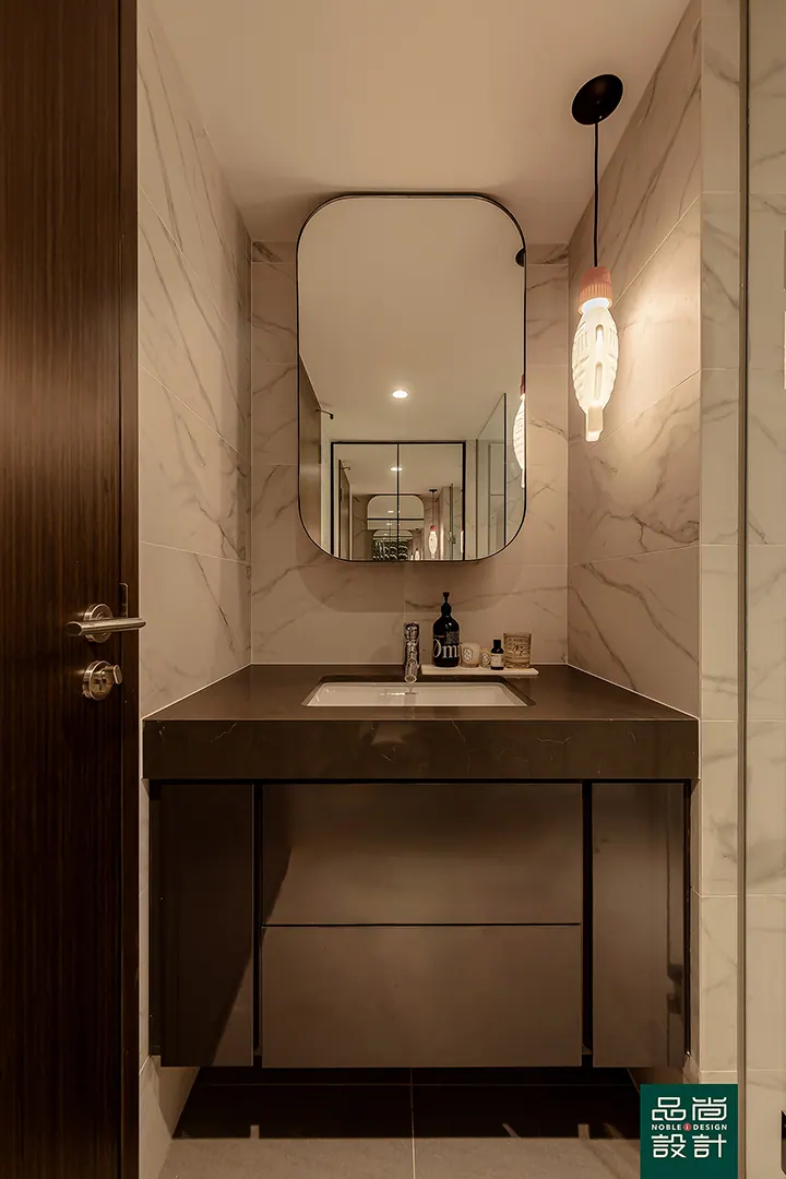 Avenue South Residence 3 Bedroom — interior by Noble Interior Design (31 of 32)
