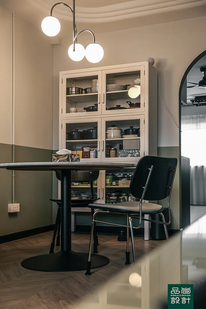 Crawford Court 3-room — interior by Noble Interior Design (10 of 36)