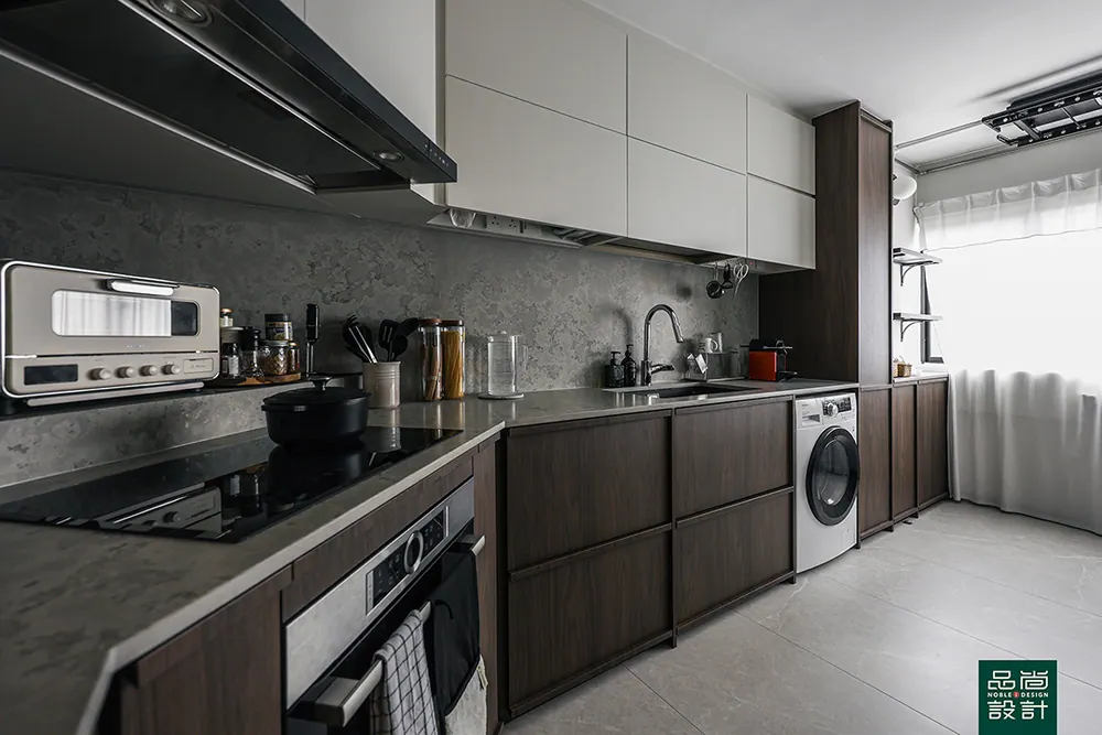 Crawford Court 3-room — interior by Noble Interior Design (18 of 36)