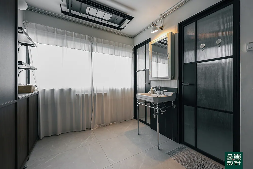 Crawford Court 3-room — interior by Noble Interior Design (24 of 36)