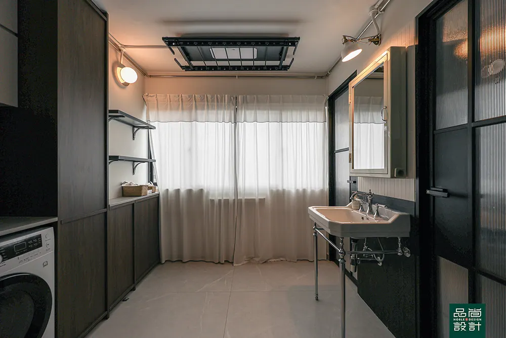 Crawford Court 3-room — interior by Noble Interior Design (25 of 36)