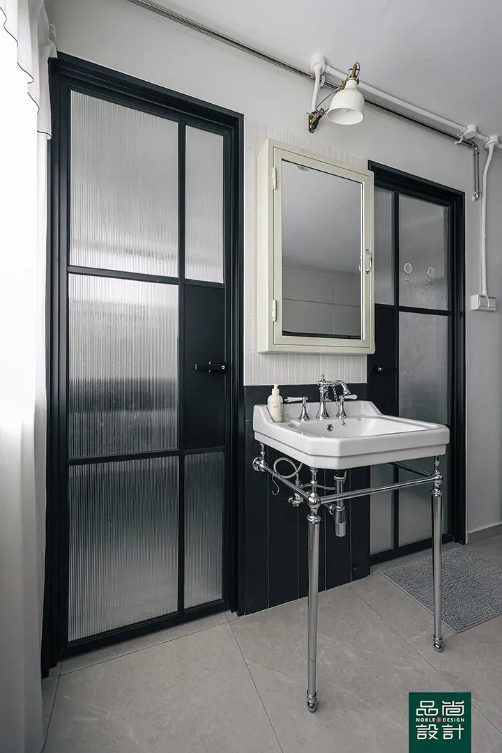 Crawford Court 3-room — interior by Noble Interior Design (26 of 36)