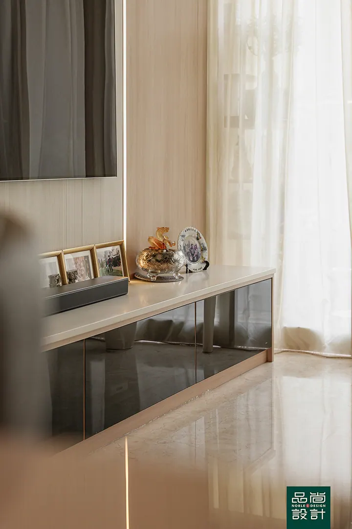 Edelweiss Park 3 Bedroom — interior by Noble Interior Design (4 of 25)