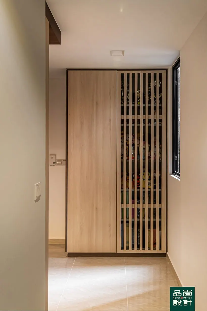 Grandeur Park Residences 3 Bedroom — interior by Noble Interior Design (3 of 19)