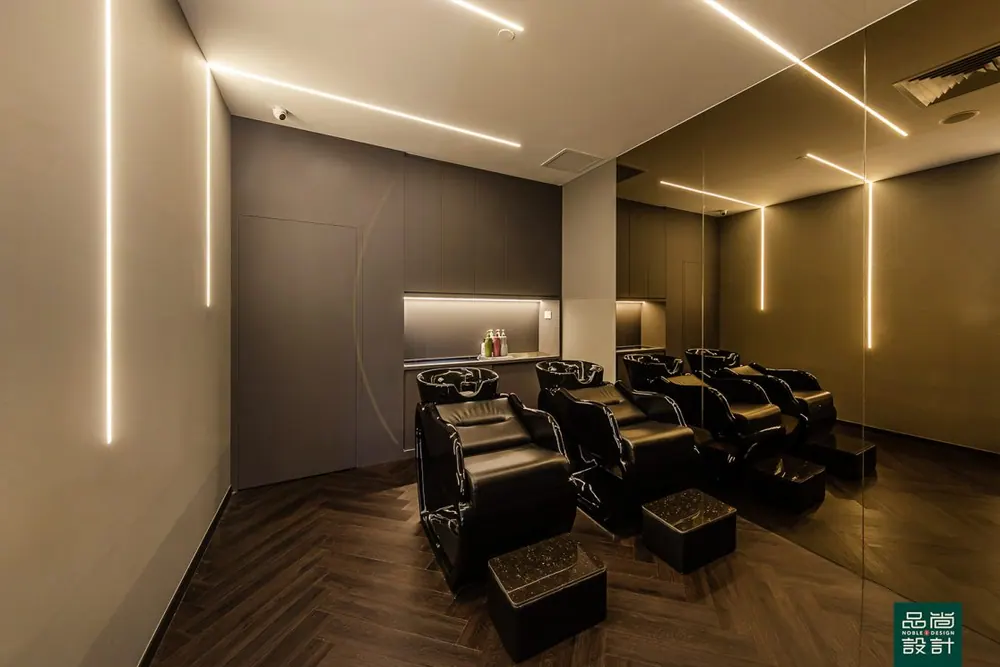 Kiu Hair Gallery — interior by Noble Interior Design (19 of 24)