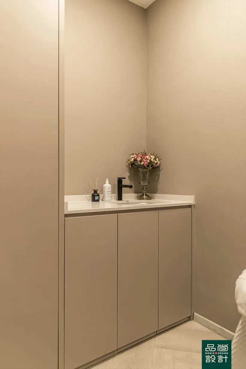 Kiu Hair Gallery — interior by Noble Interior Design (23 of 24)