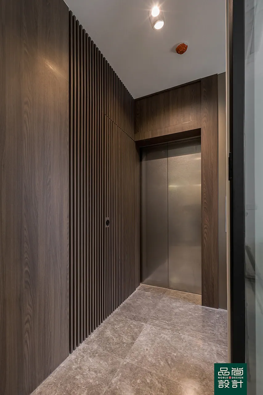 Mooi Residences 3 Bedroom — interior by Noble Interior Design (4 of 19)