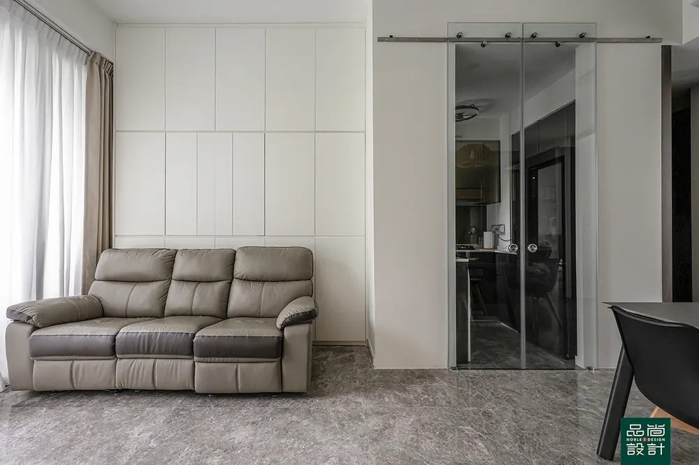 Mooi Residences 3 Bedroom — interior by Noble Interior Design (9 of 19)