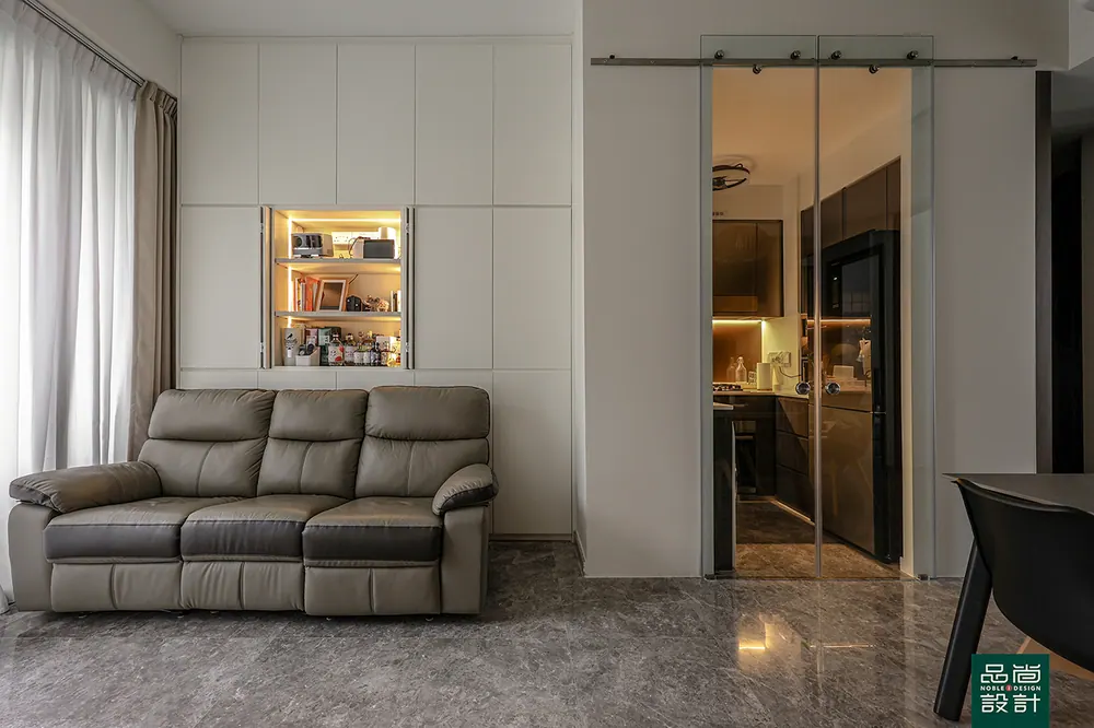 Mooi Residences 3 Bedroom — interior by Noble Interior Design (10 of 19)