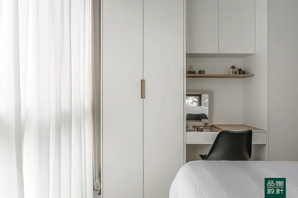 Mooi Residences 3 Bedroom — interior by Noble Interior Design (16 of 19)