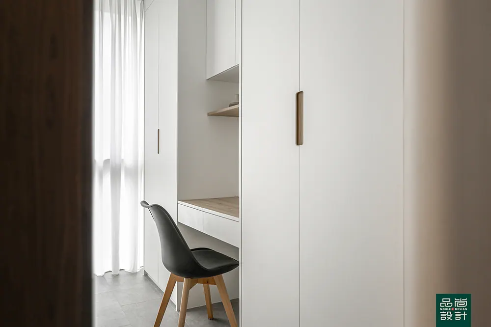 Mooi Residences 3 Bedroom — interior by Noble Interior Design (19 of 19)