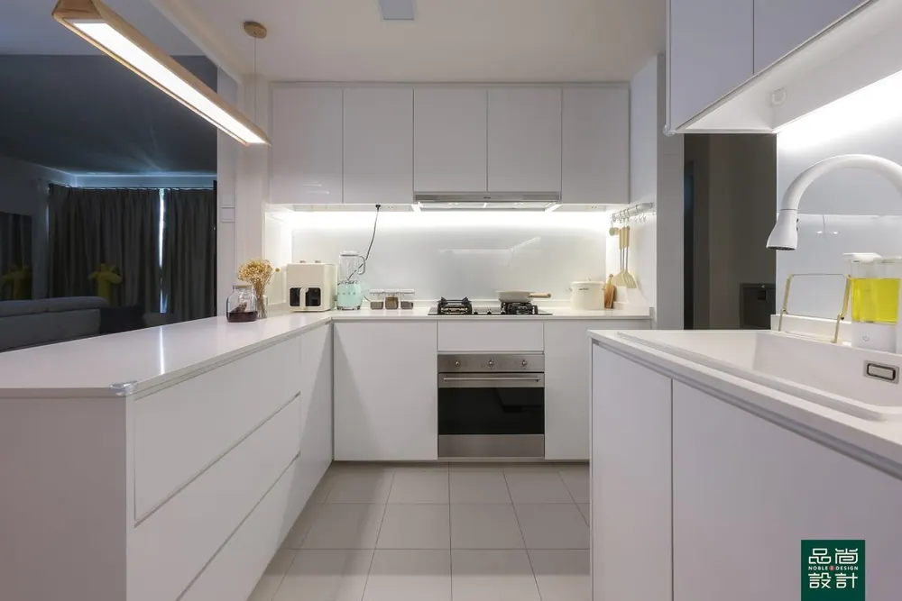 One Amber 3 Bedroom — interior by Noble Interior Design (16 of 27)