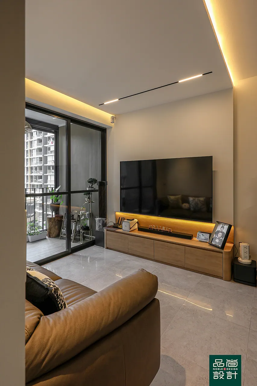 Parc Central Residences 3 Bedroom — interior by Noble Interior Design (5 of 23)