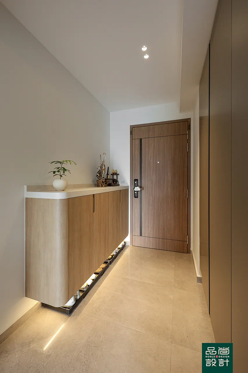 Parc Central Residences 3 Bedroom — interior by Noble Interior Design (7 of 23)