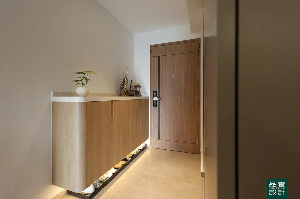 Parc Central Residences 3 Bedroom — interior by Noble Interior Design (6 of 23)