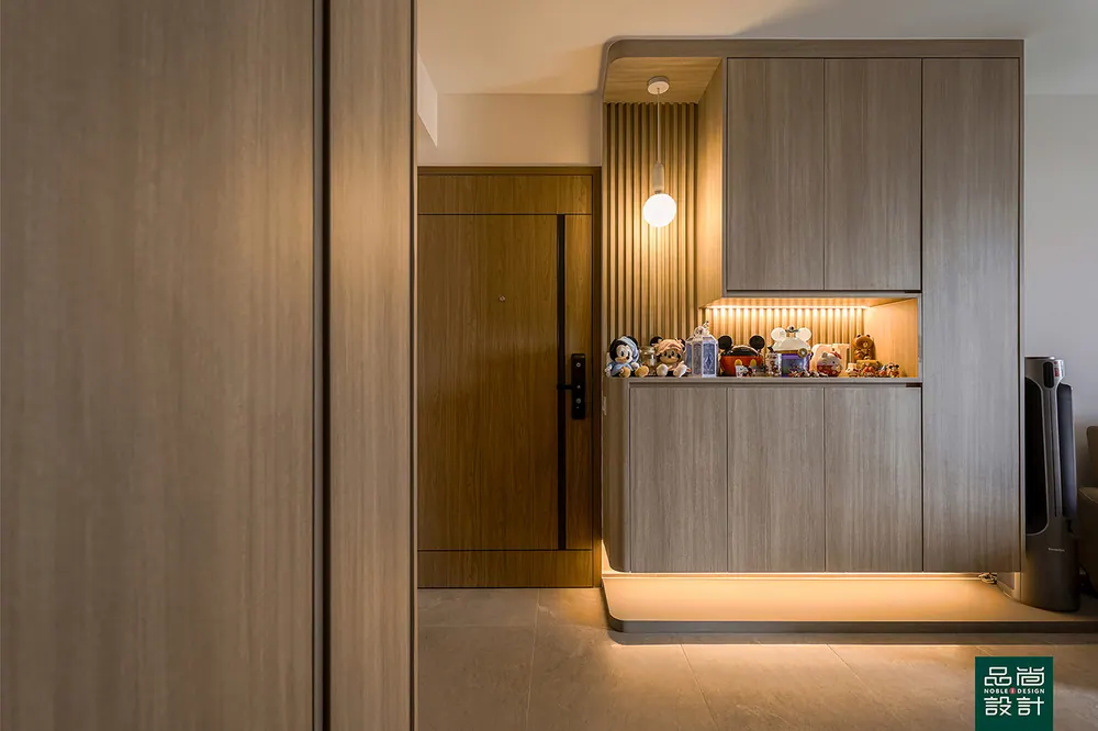 Parc Central Residences 3 Bedroom — interior by Noble Interior Design (5 of 9)
