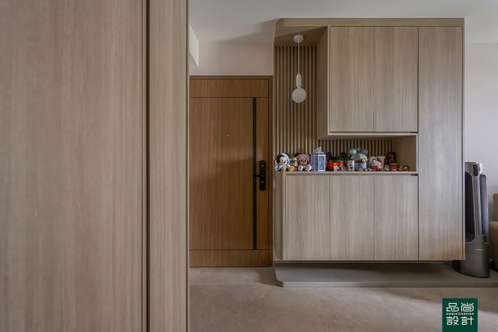 Parc Central Residences 3 Bedroom — interior by Noble Interior Design (6 of 9)
