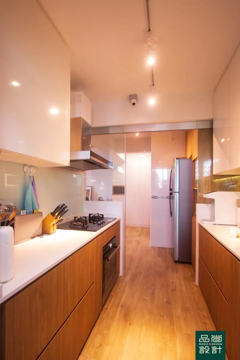 Telok Blangah Parcview 5-room — interior by Noble Interior Design (8 of 14)