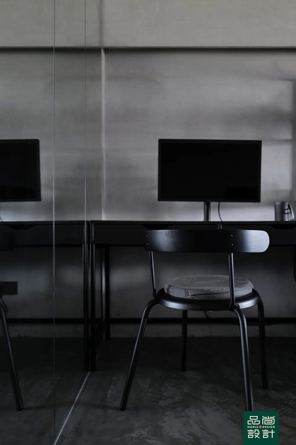 Modern Industrial Themed Bachelor Pad — interior by Noble Interior Design (15 of 31)