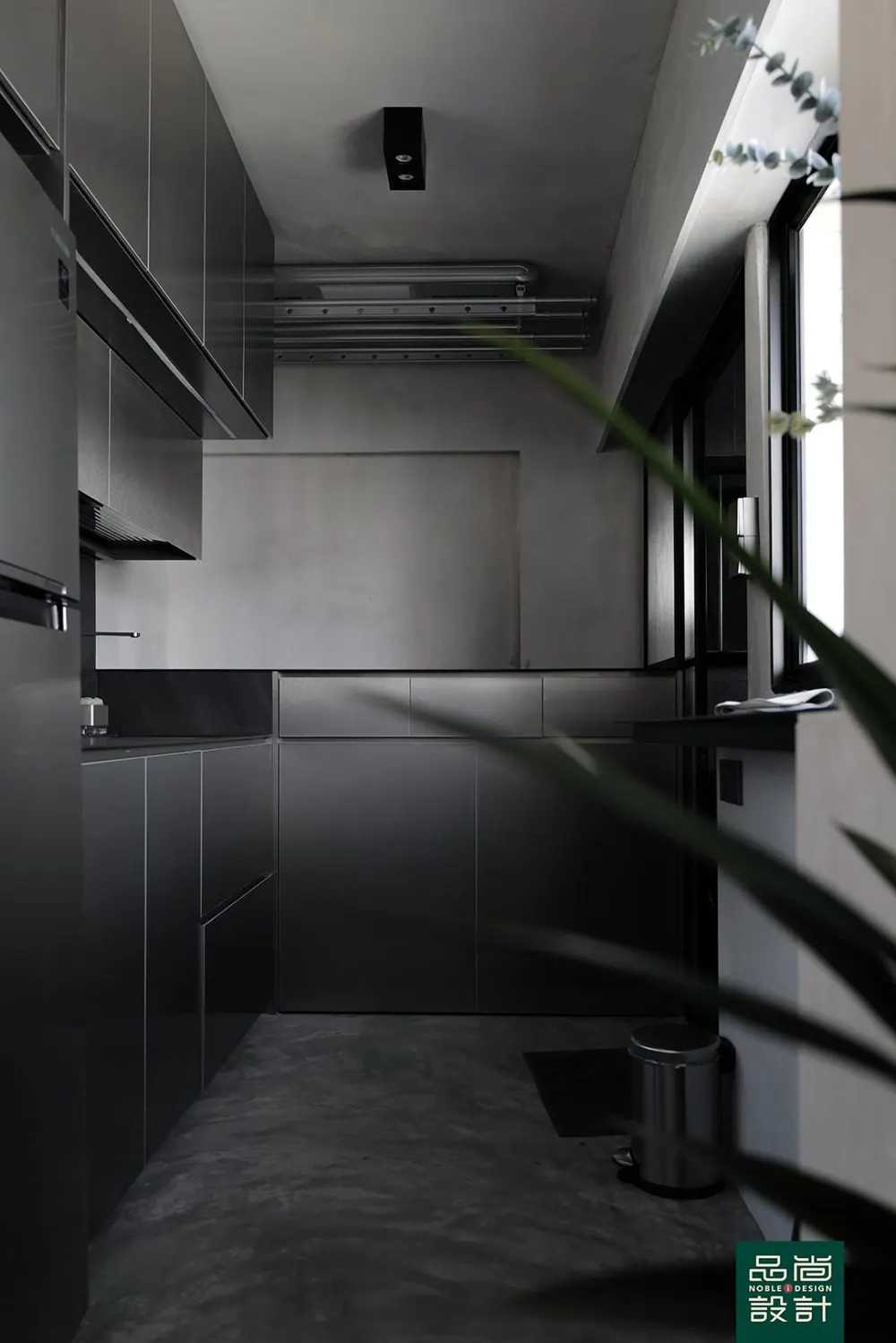 Modern Industrial Themed Bachelor Pad — interior by Noble Interior Design (16 of 31)