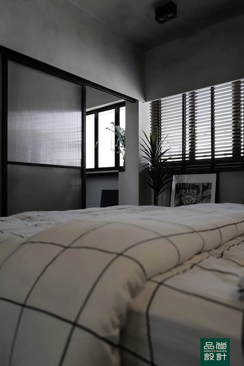 Modern Industrial Themed Bachelor Pad — interior by Noble Interior Design (26 of 31)
