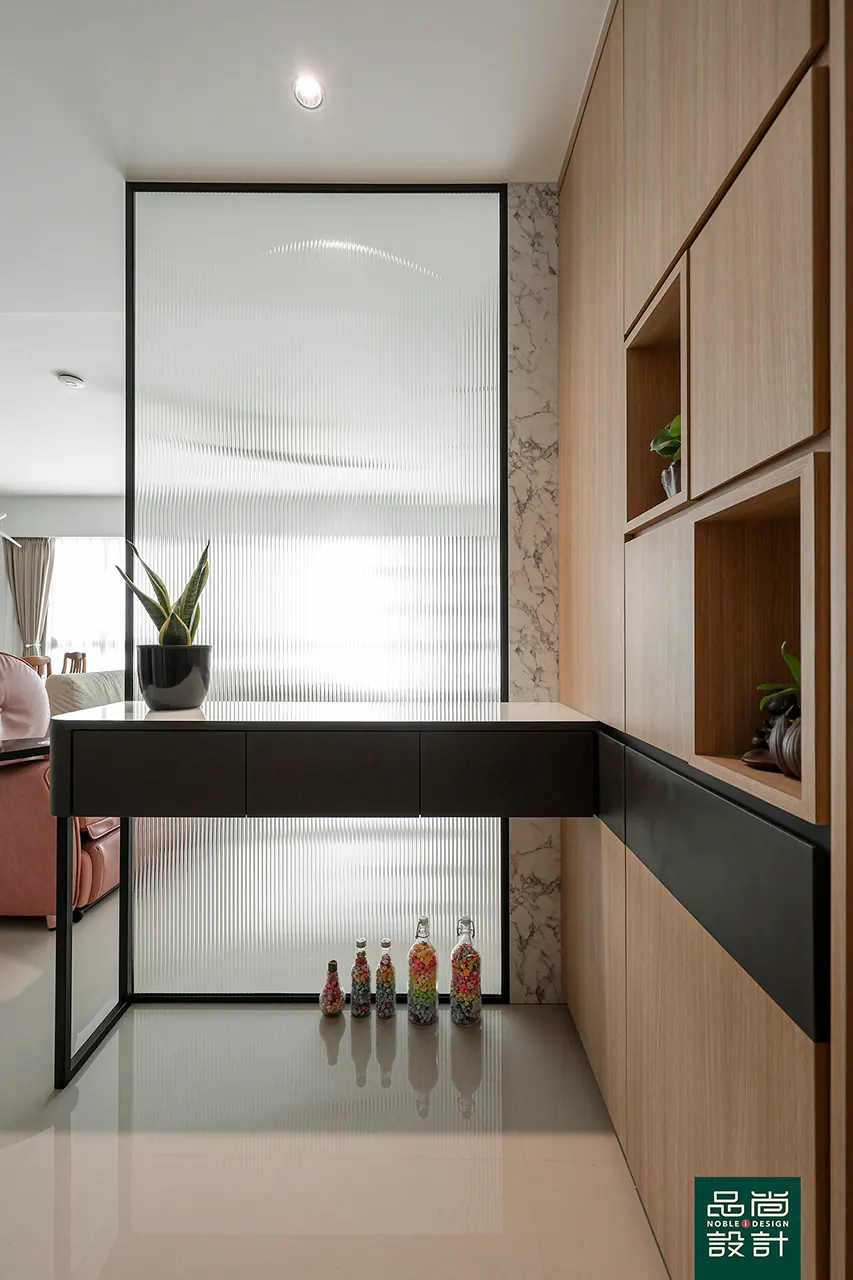 West Coast Parkview 5-room — interior by Noble Interior Design (10 of 36)