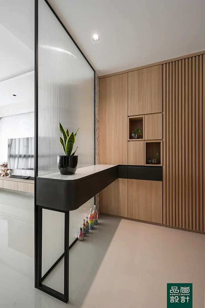 West Coast Parkview 5-room — interior by Noble Interior Design (13 of 36)