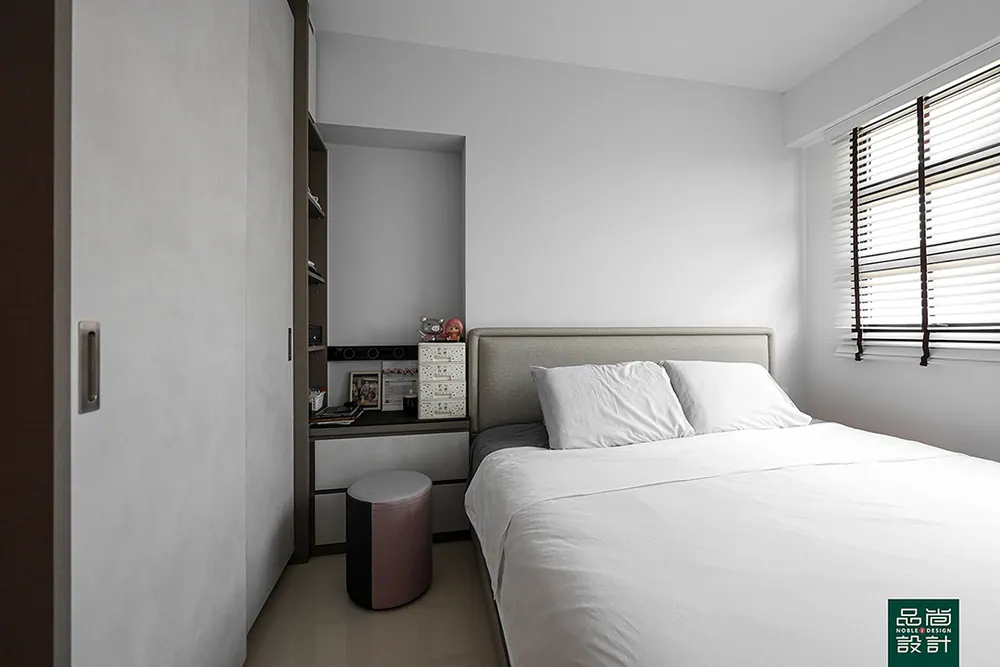 West Coast Parkview 5-room — interior by Noble Interior Design (30 of 36)